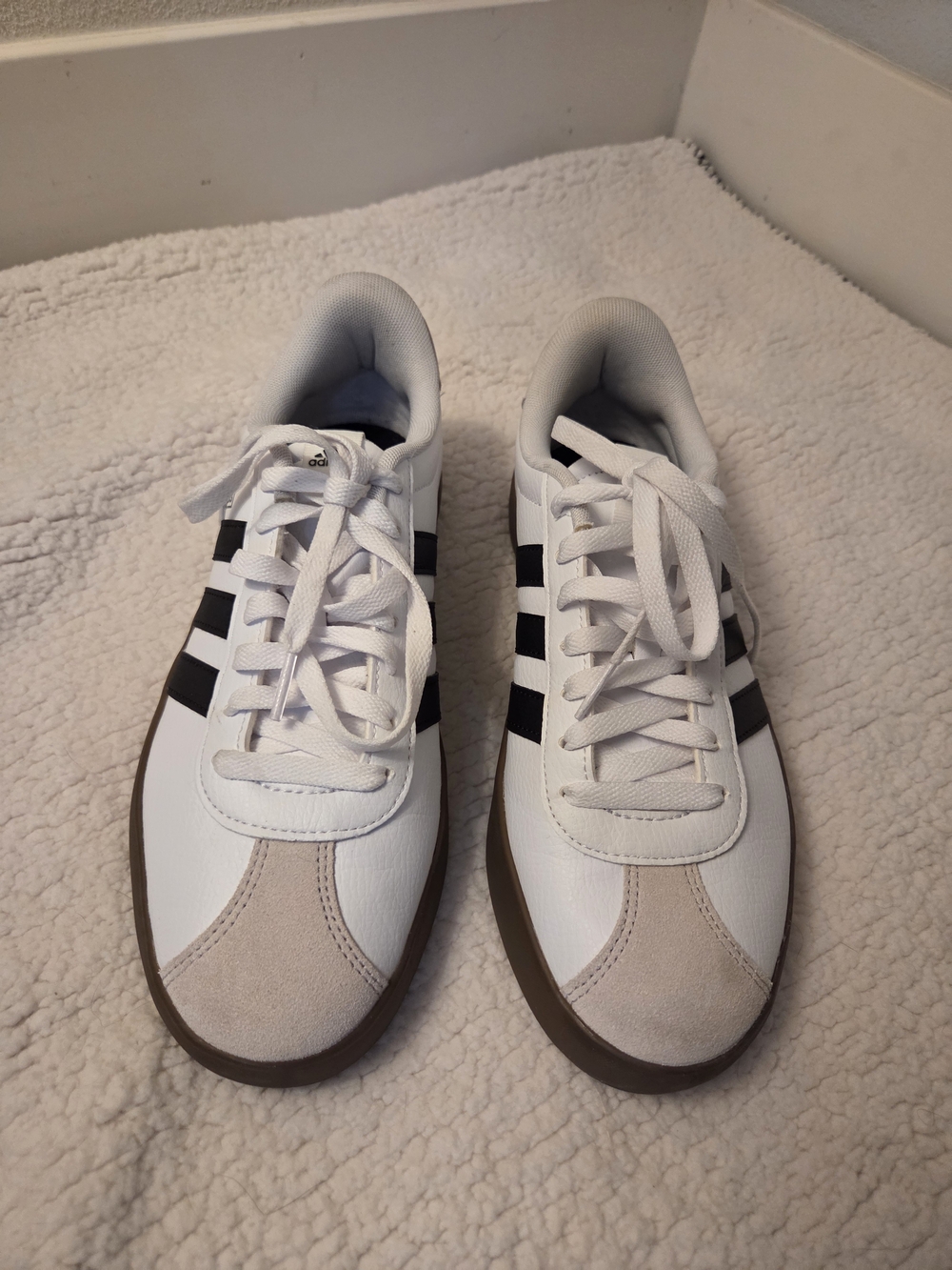 Adidas V1 Courts 3.0